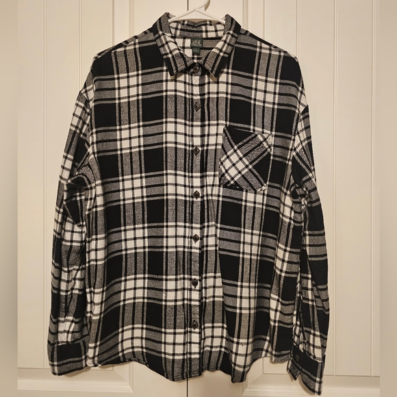 Womens Long Sleeve Plaid Flannel (Used) - Picture 1 of 7